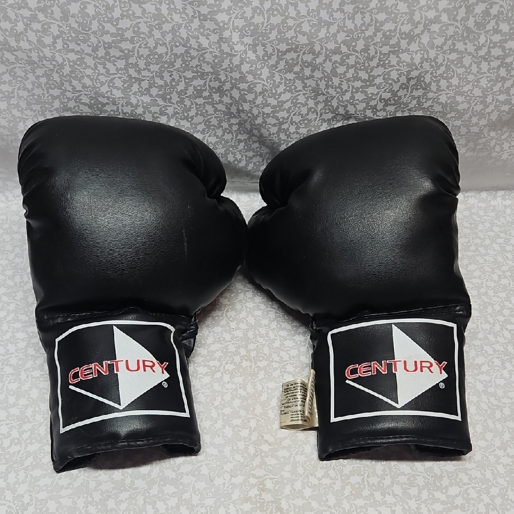 Vintage Century 16oz. Black Boxing Gloves